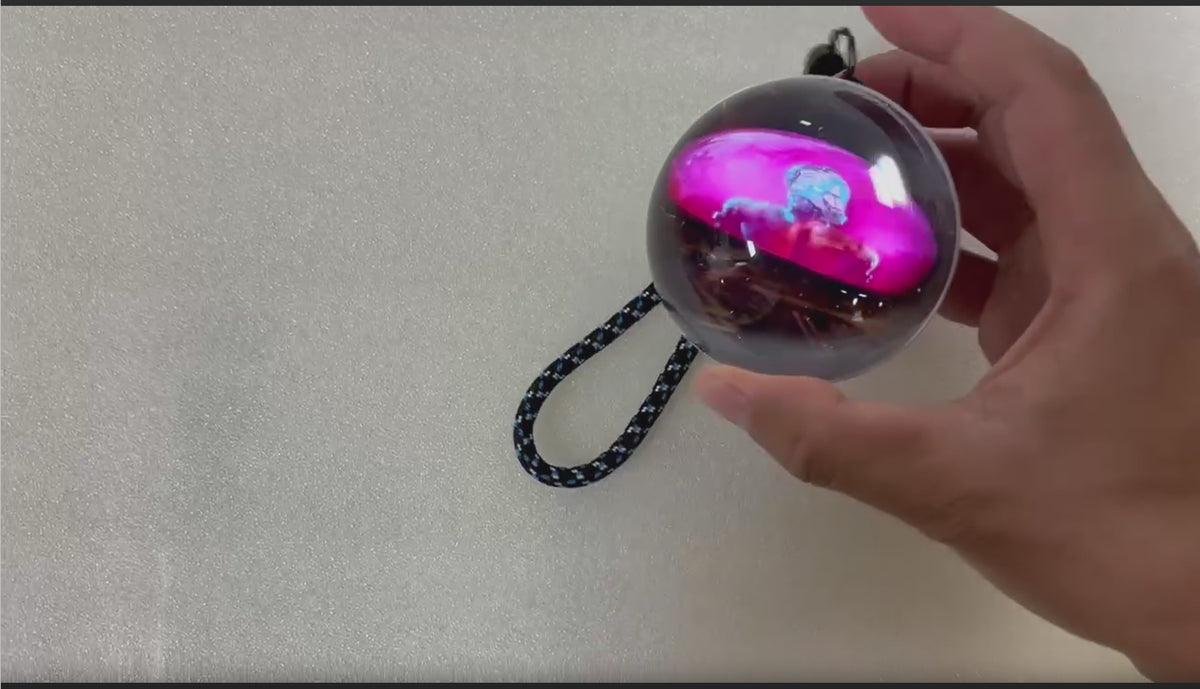 Atmiņu Stāsts video eglītes rotājums darbībā